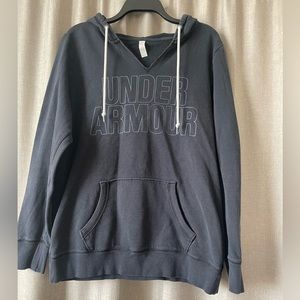 Under Armor hoodie. Raw hem, V kneck detail.